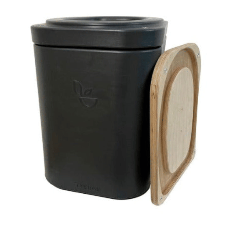 https://offgridseekers.com/cdn/shop/files/Trelino-Origin-Composting-Toilet-with-lid-off.png?v=1705687074